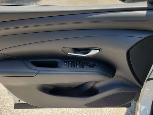 Used 2025 Hyundai Tucson SEL FWD image 13