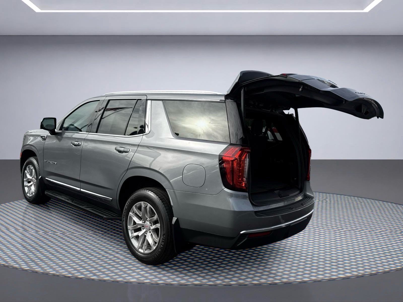 Used 2022 GMC Yukon SLT w/ SLT Luxury Package AWD/4WD image 8