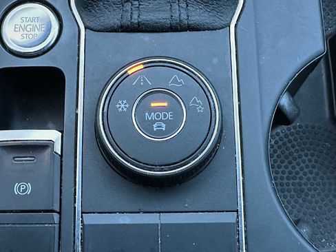 Used 2019 Volkswagen Atlas SE image 28