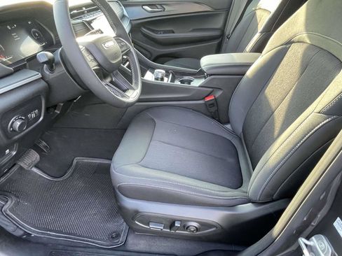 New 2026 Jeep Grand Cherokee Laredo RWD image 10
