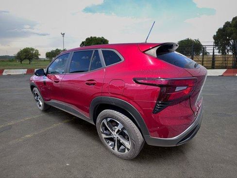 Used 2024 Chevrolet Trax RS w/ Driver Confidence Package FWD image 4