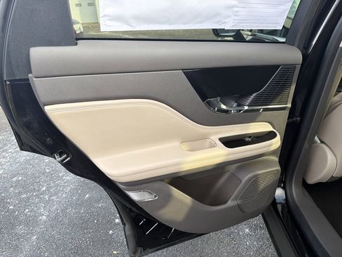 Certified 2022 Lincoln Corsair AWD w/ Equipment Group 101A image 12