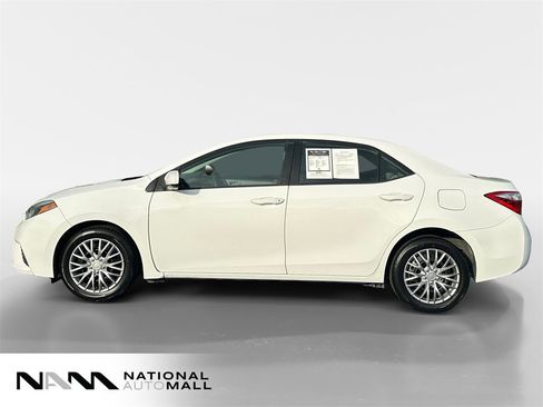 Used 2015 Toyota Corolla LE image 2
