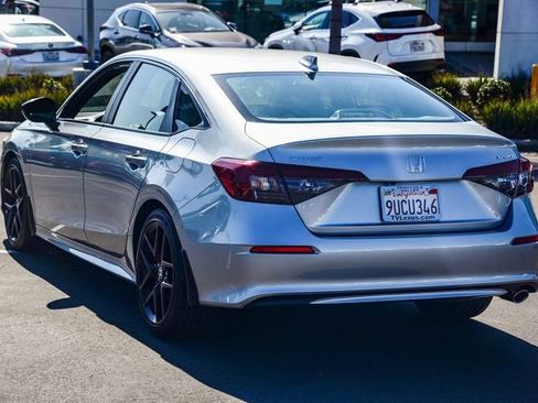 Used 2025 Honda Civic Sport image 4