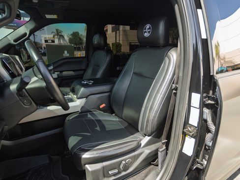 Used 2017 Ford F150 Lariat w/ Equipment Group 502A Luxury AWD/4WD image 18