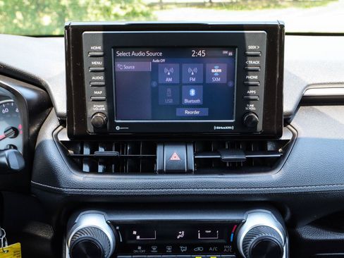 Used 2022 Toyota RAV4 LE w/ Carpet Mat Package (TMS) AWD/4WD image 21