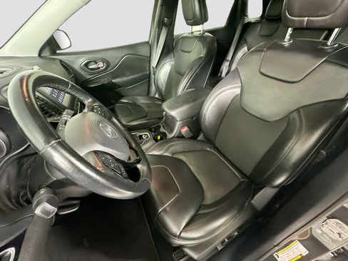 Used 2021 Jeep Cherokee Altitude image 19