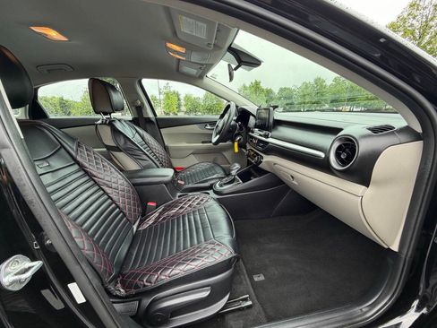 Used 2019 Kia Forte LXS FWD image 17