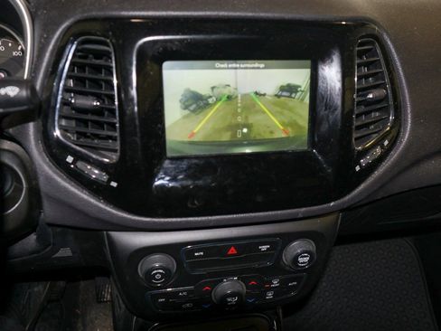 Used 2020 Jeep Compass Latitude image 13