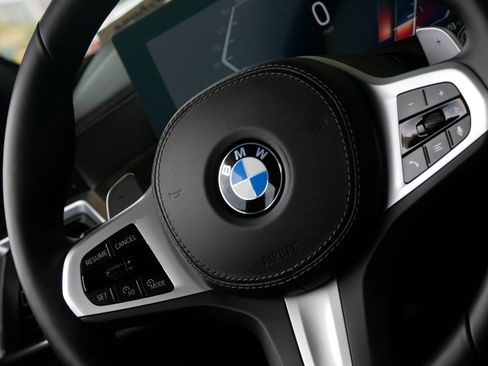 Used 2026 BMW X5 xDrive40i w/ M Sport Package AWD/4WD image 23