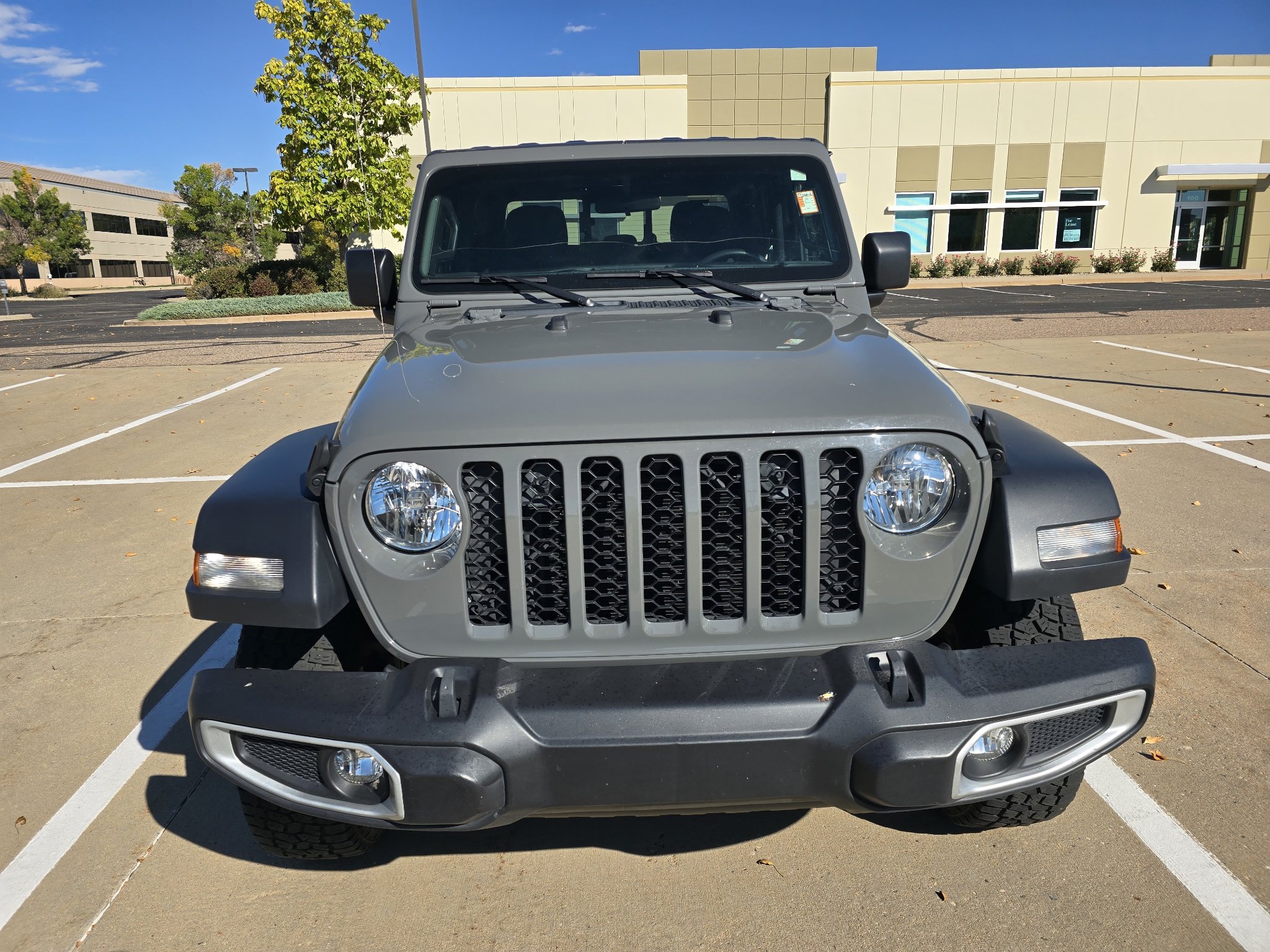 Used 2023 Jeep Gladiator Sport AWD/4WD image 9