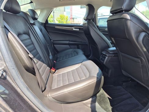 Used 2016 Ford Fusion SE w/ Equipment Group 202A FWD image 28