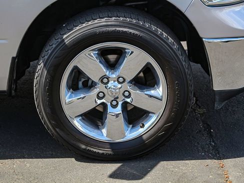 Used 2018 RAM 1500 Big Horn RWD image 12