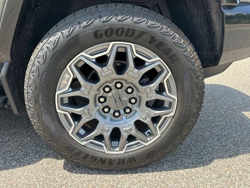 Used 2024 GMC Hummer EV 3X AWD/4WD image 7