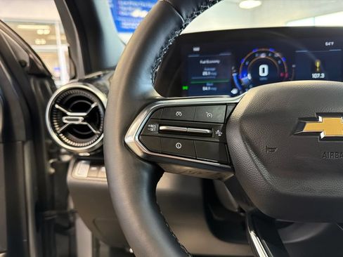 Used 2026 Chevrolet Equinox LT AWD/4WD image 16