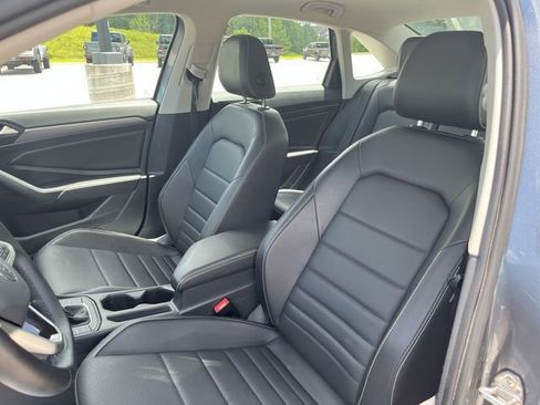 Used 2022 Volkswagen Jetta SE image 14