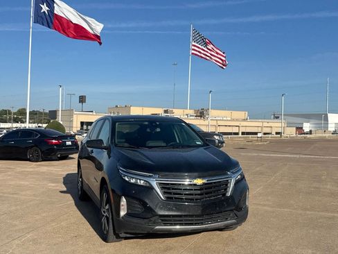 Used 2023 Chevrolet Equinox LT FWD image 3