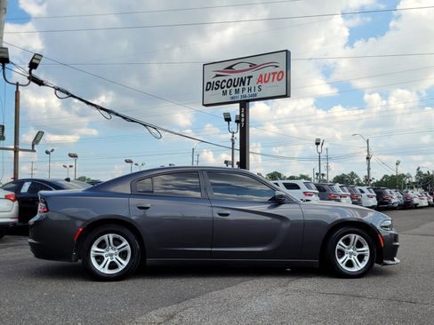 Used 2020 Dodge Charger SXT w/ Leather Interior Group RWD image 12