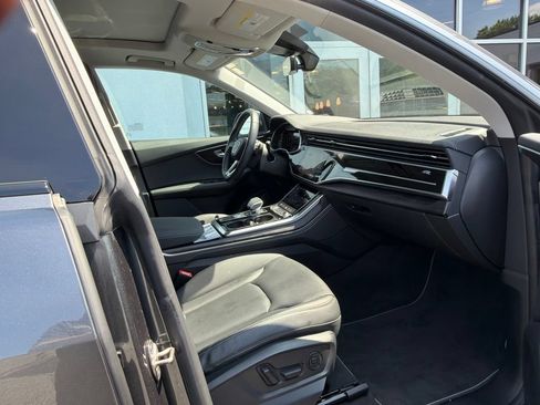 Used 2023 Audi Q8 Premium Plus AWD/4WD image 2