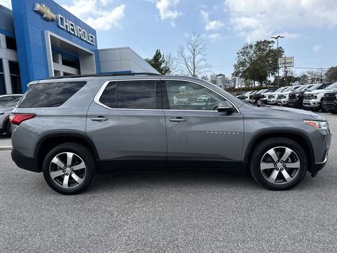 Used 2019 Chevrolet Traverse LT w/ LT Premium Package image 2