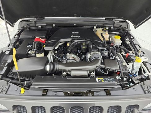 Used 2018 Jeep Wrangler Sport AWD/4WD image 15