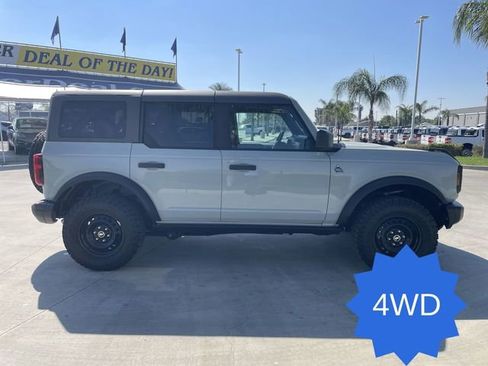 Used 2023 Ford Bronco Black Diamond image 9