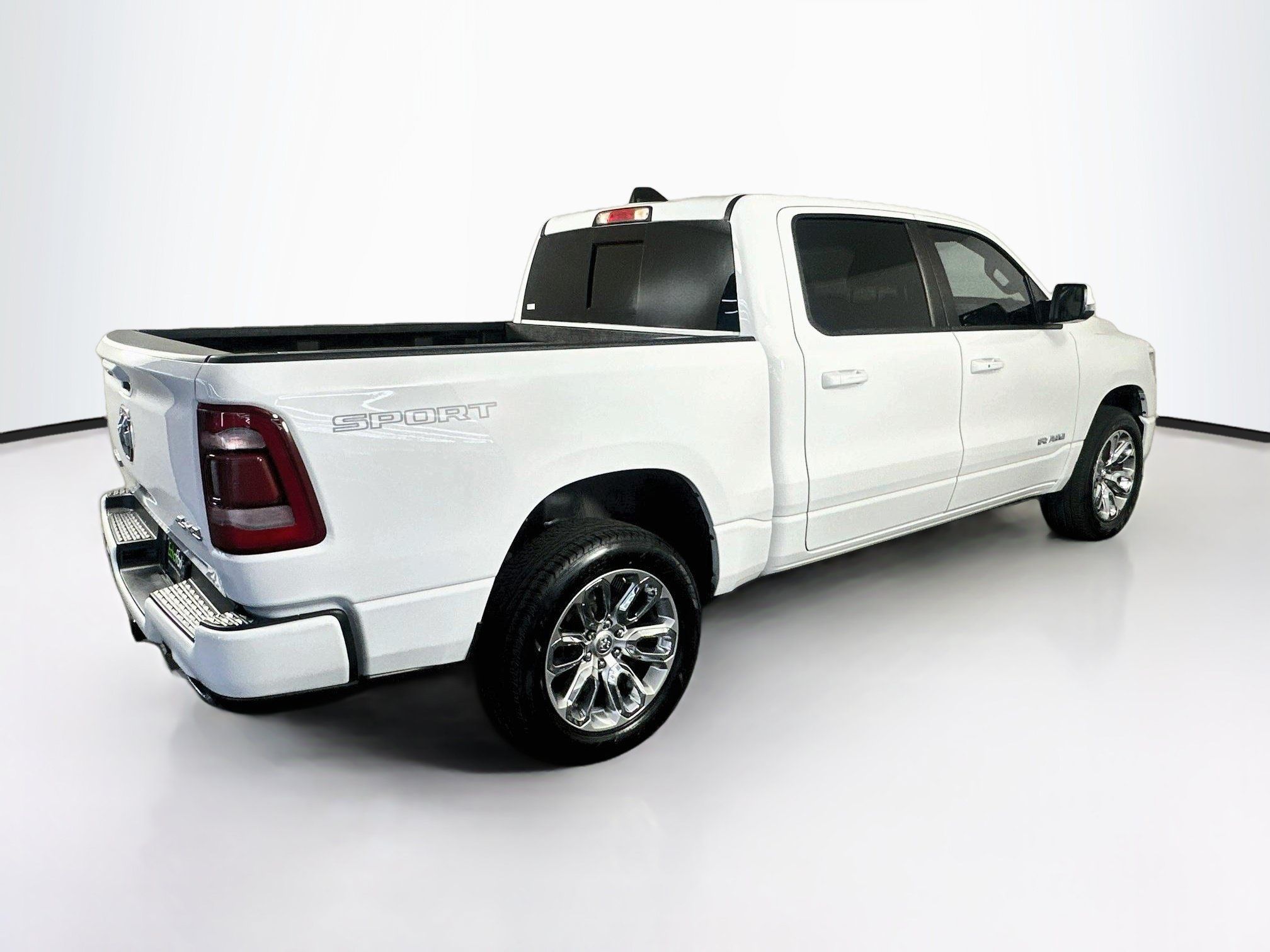 Used 2023 RAM 1500 Laramie AWD/4WD image 9