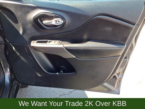 Used 2022 Jeep Cherokee Limited AWD/4WD image 11