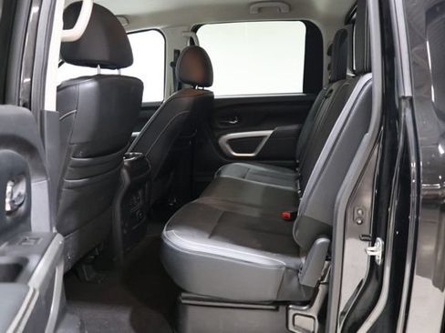 Used 2018 Nissan Titan PRO-4X AWD/4WD image 35
