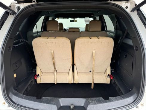 Used 2017 Ford Explorer XLT w/ Equipment Group 201A FWD image 14