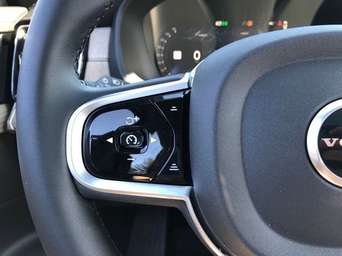 New 2026 Volvo XC90 B6 Plus w/ Protection Package Premier image 21