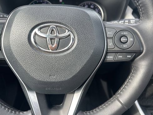 Certified 2022 Toyota RAV4 XLE Premium image 18