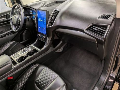 Used 2024 Ford Edge Titanium image 20