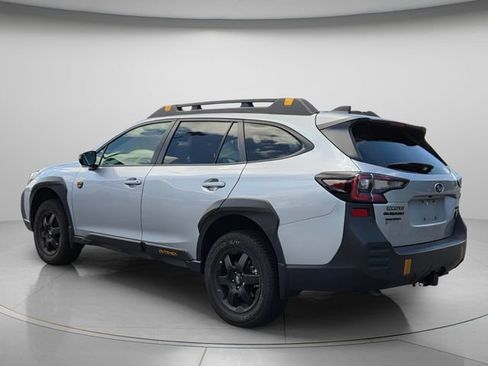 Used 2025 Subaru Outback Wilderness AWD/4WD image 4