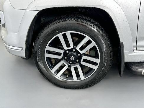 Used 2018 Toyota 4Runner Limited w/ Convenience Package AWD/4WD image 29