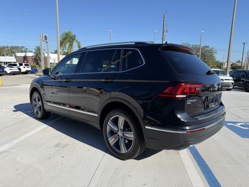 Used 2019 Volkswagen Tiguan SEL Premium w/ 3rd Row Seat Package image 6