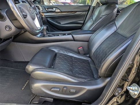 Used 2018 Nissan Maxima Platinum image 13