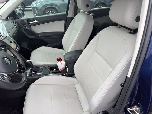 Used 2021 Volkswagen Tiguan SEL FWD image 7