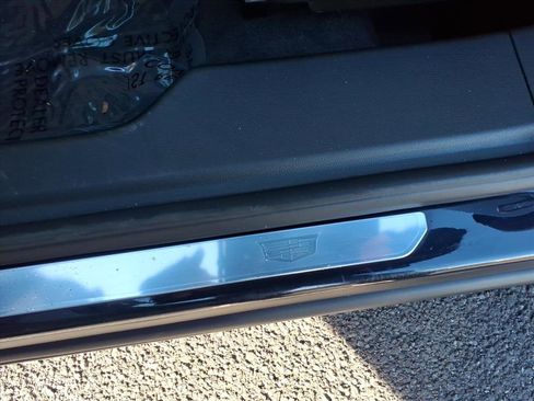 Certified 2023 Cadillac XT4 Luxury w/ Cold Weather Package image 22