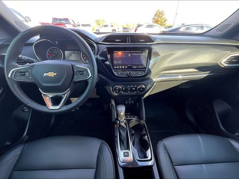 Used 2023 Chevrolet TrailBlazer ACTIV w/ Sun and Liftgate Package FWD image 6