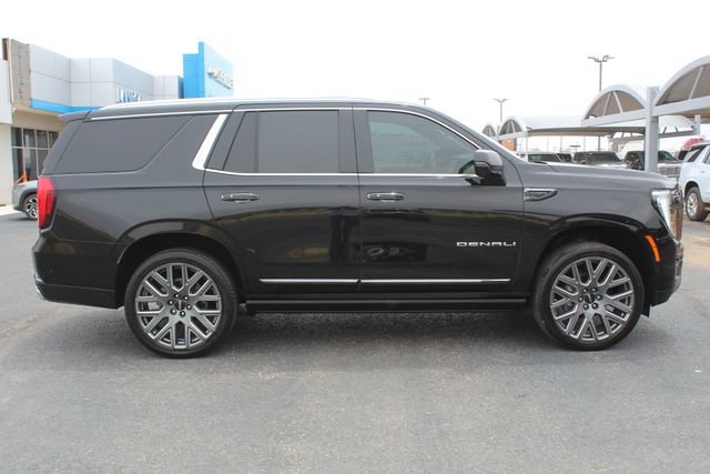 Used 2025 GMC Yukon Denali Ultimate w/ LPO, Floor Liner Package AWD/4WD image 2