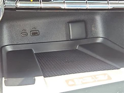 New 2026 Chevrolet Traverse LT w/ Driver Confidence Package image 21