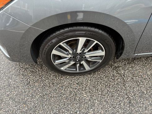 Used 2025 Nissan Versa SV FWD image 28