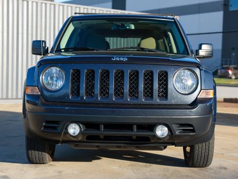 Used 2016 Jeep Patriot Latitude w/ Sun/Sound Group image 17