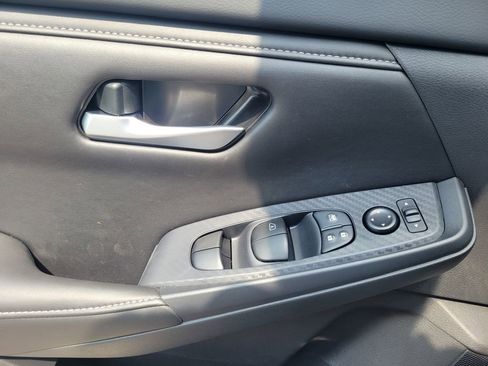 New 2025 Nissan Sentra SV w/ Trunk Package image 13