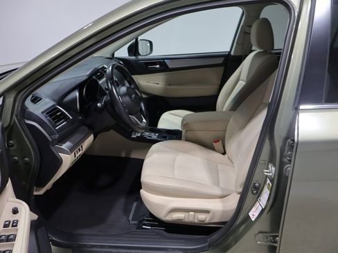 Used 2018 Subaru Outback 2.5i Premium image 9