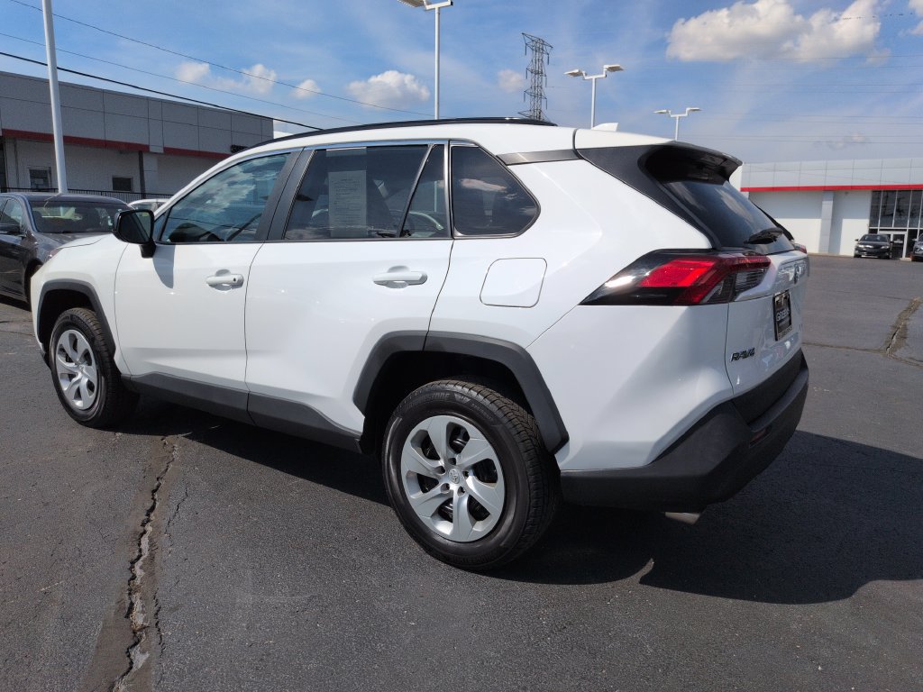 Used 2021 Toyota RAV4 LE AWD/4WD image 3