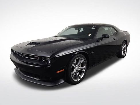 Used 2022 Dodge Challenger R/T RWD image 2