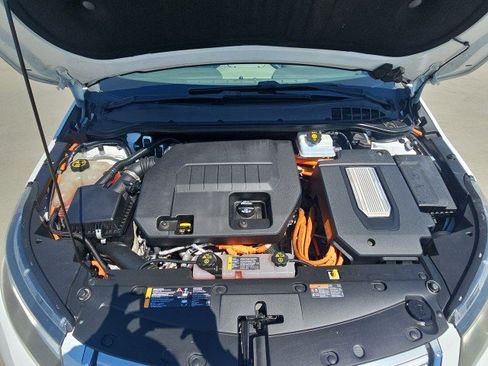 Used 2015 Chevrolet Volt FWD image 28