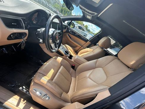 Used 2017 Porsche Macan AWD/4WD image 4